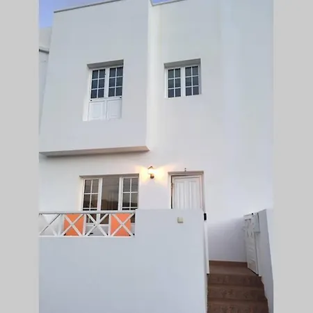 Estupendo Duplex דירה